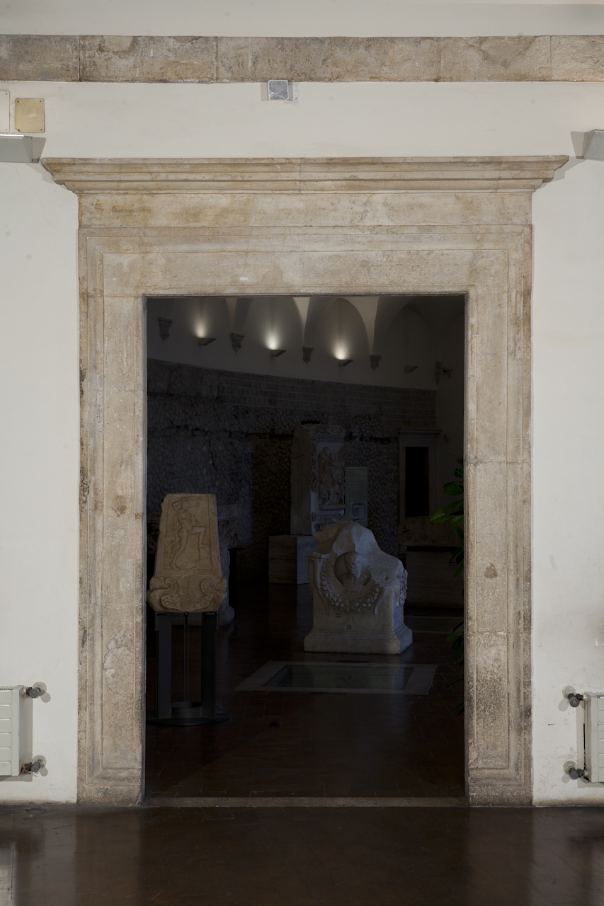 mostra di porta, coppia - ambito romano (XVII)