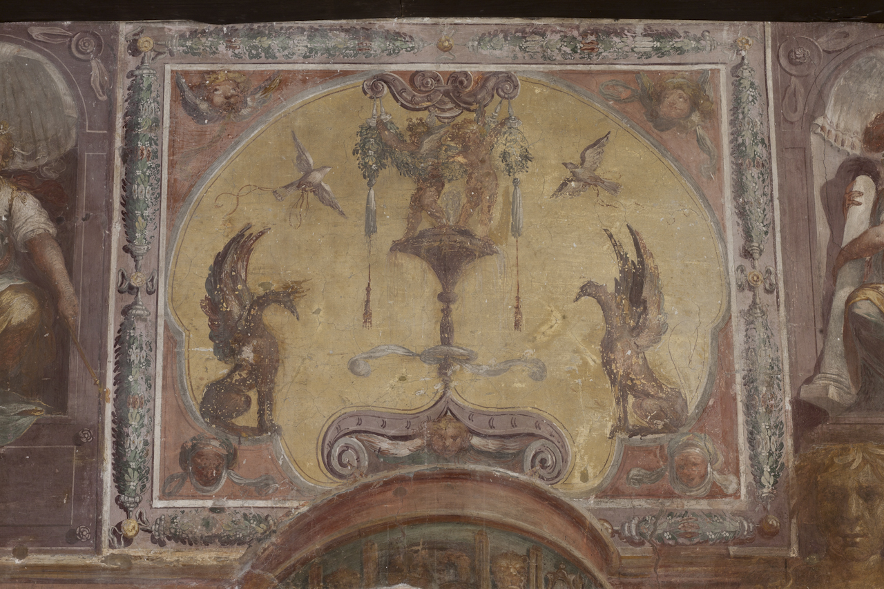 motivi decorativi a grottesche (dipinto, elemento d'insieme) - ambito romano (XVI/ XVII)