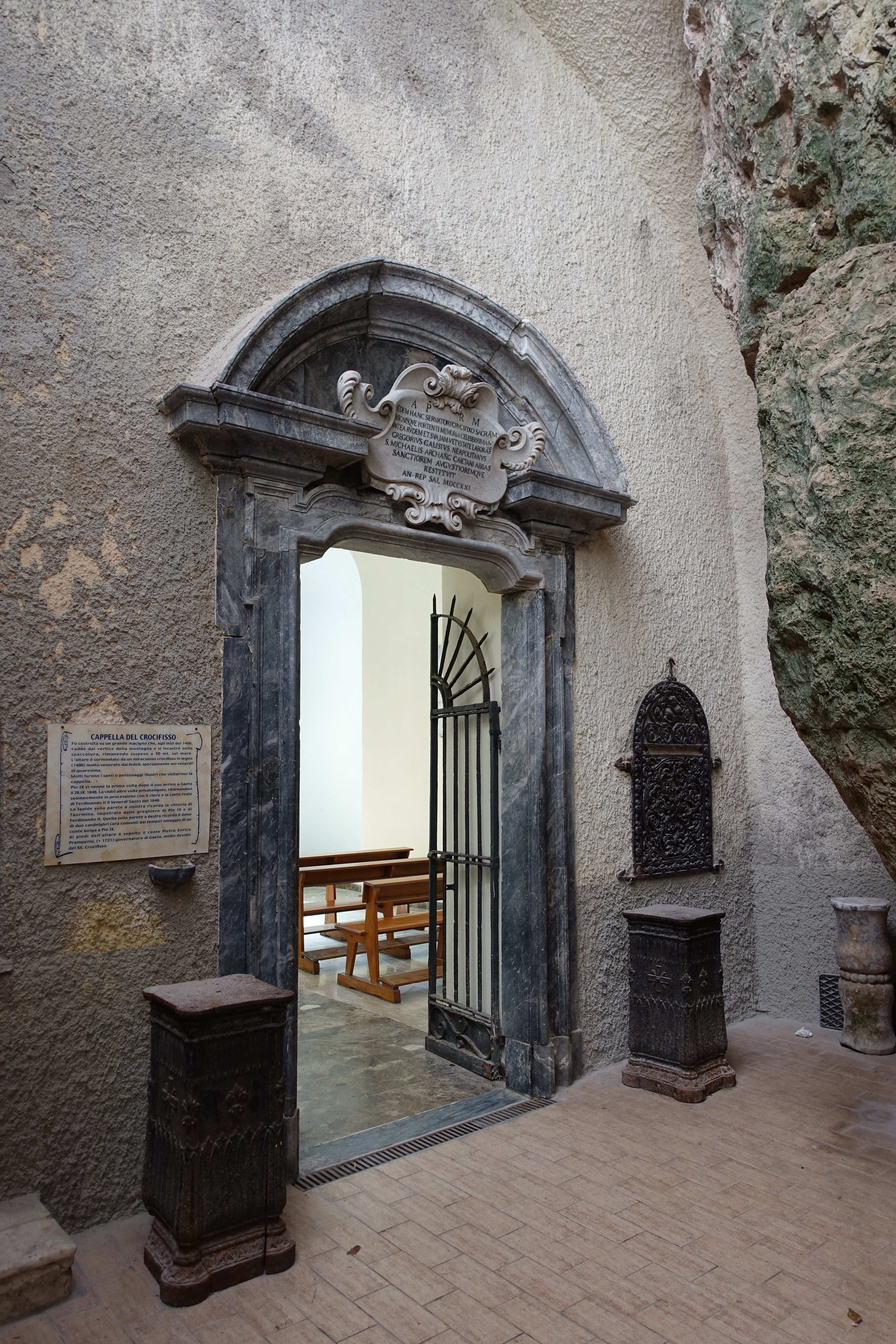 del Crocefisso - Santuario della SS. Trinità a Gaeta (cappella, pubblica di culto cattolico) - Gaeta (LT) 