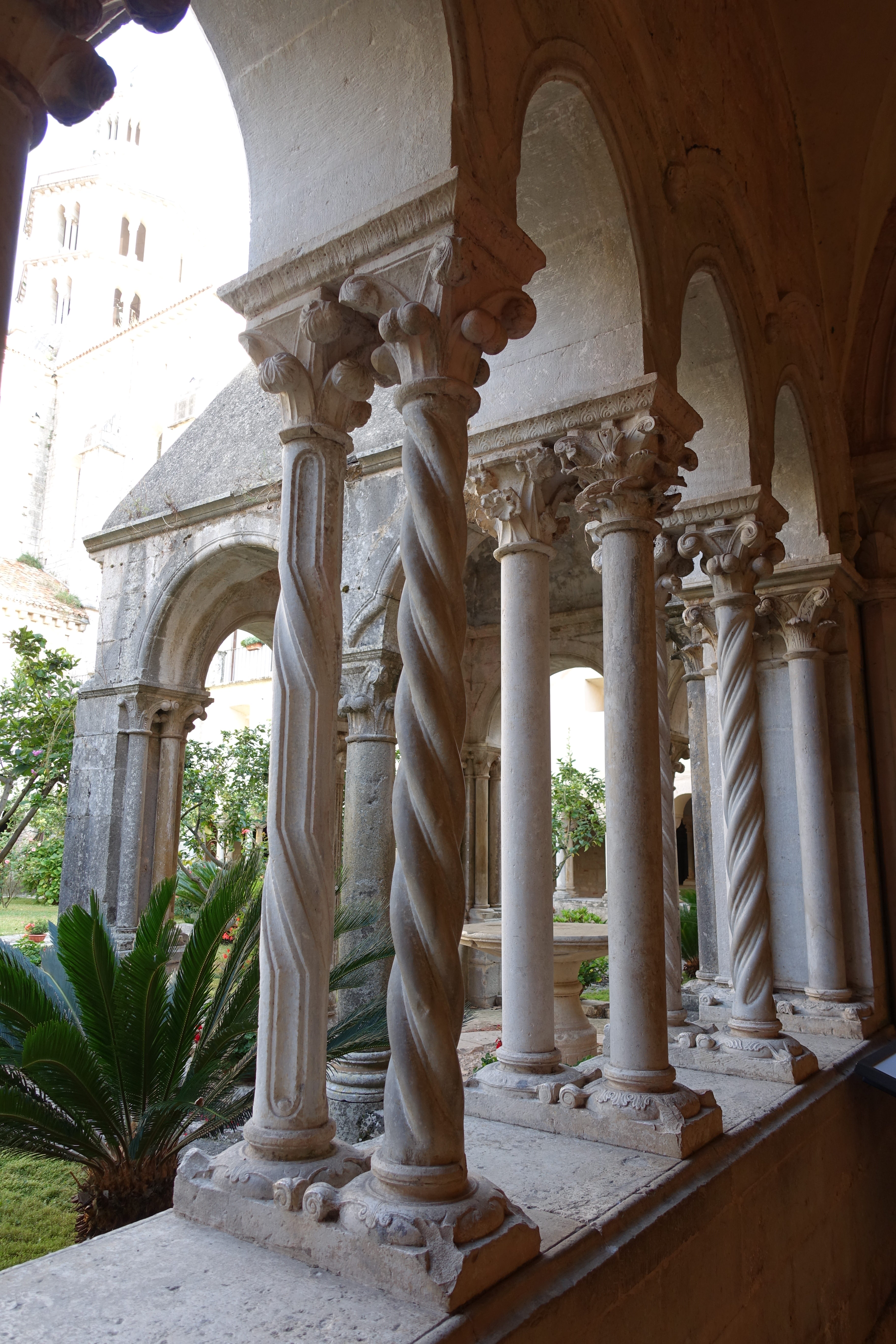 dell'Abbazia cistercense di Fossanova (chiostro) - Priverno (LT) 