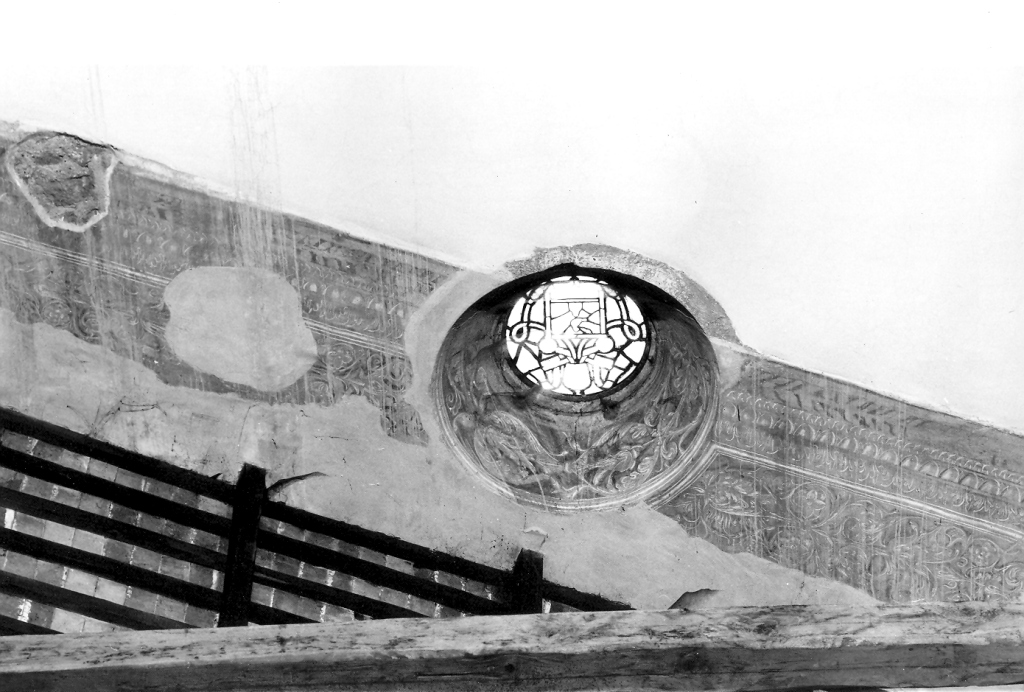 motivi decorativi a girali vegetali (dipinto, frammento) - ambito viterbese (sec. XVI)