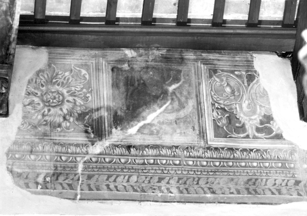 Santo e decorazioni (dipinto, frammento) - ambito viterbese (sec. XVI)