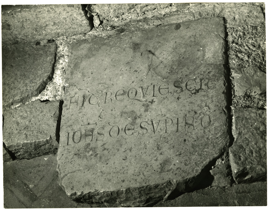 lapide, frammento - ambito laziale (sec. XIV)