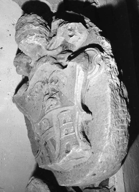 Stemma di Benedetto XIII (rilievo) - ambito laziale (sec. XVIII)