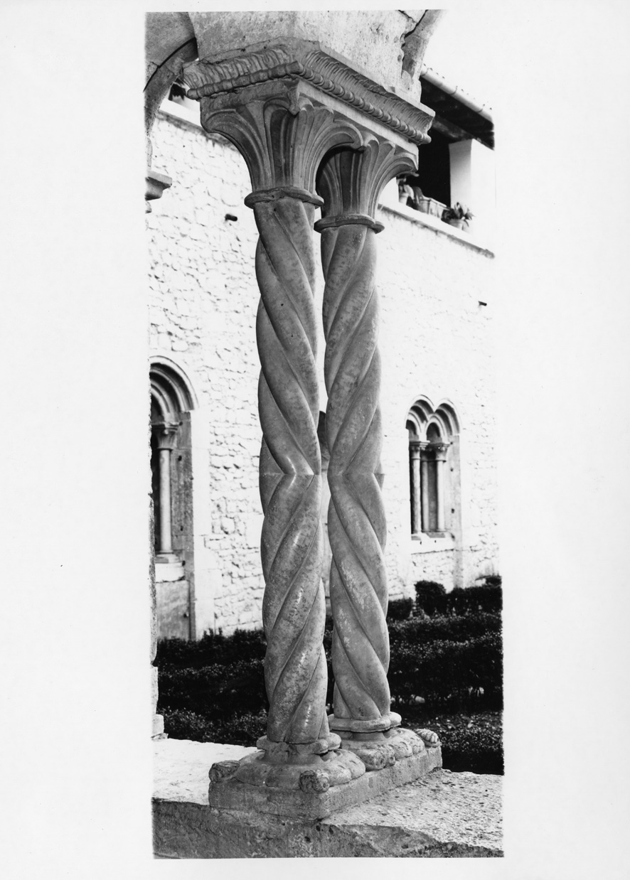 colonnina, coppia - ambito cistercense (sec. XIII)