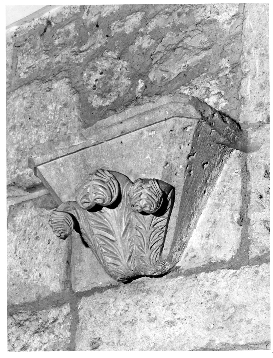 mensola - ambito cistercense (sec. XIII)