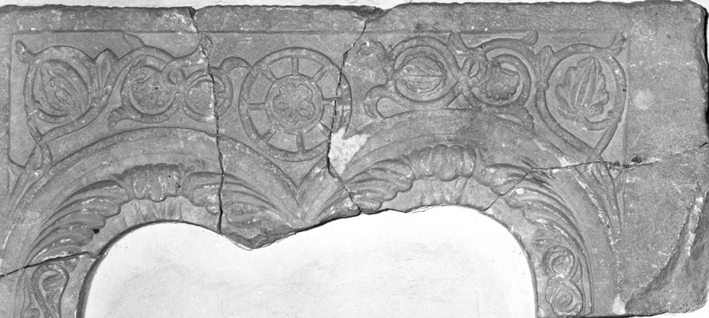 bifora, frammento - ambito laziale (sec. XIII)