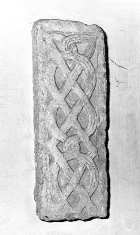 pilastrino, frammento - ambito laziale (sec. IX)