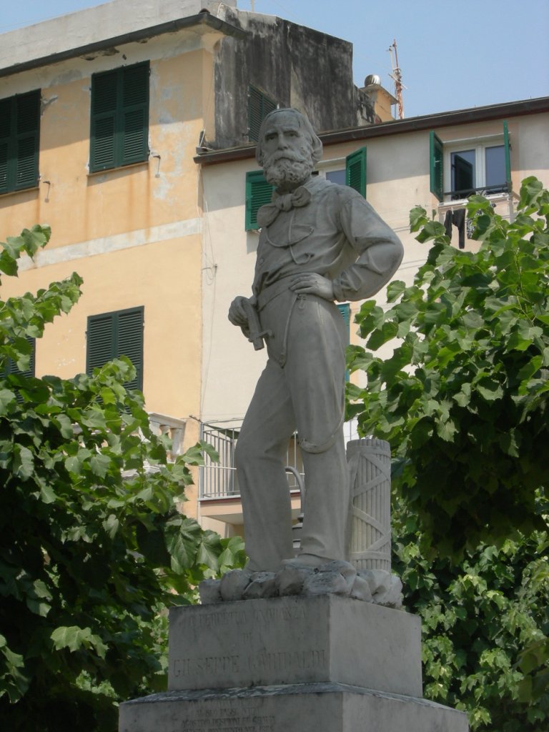 Monumento a Garibaldi (monumento) - Monterosso al Mare (SP)  <br>Condizioni d'uso: <a class='link-esterno' href='https://docs.italia.it/italia/icdp/icdp-pnd-circolazione-riuso-docs/it/v1.0-giugno-2022/testo-etichetta-BCS.html' target='_bcs'>Beni Culturali Standard (BCS)</a>