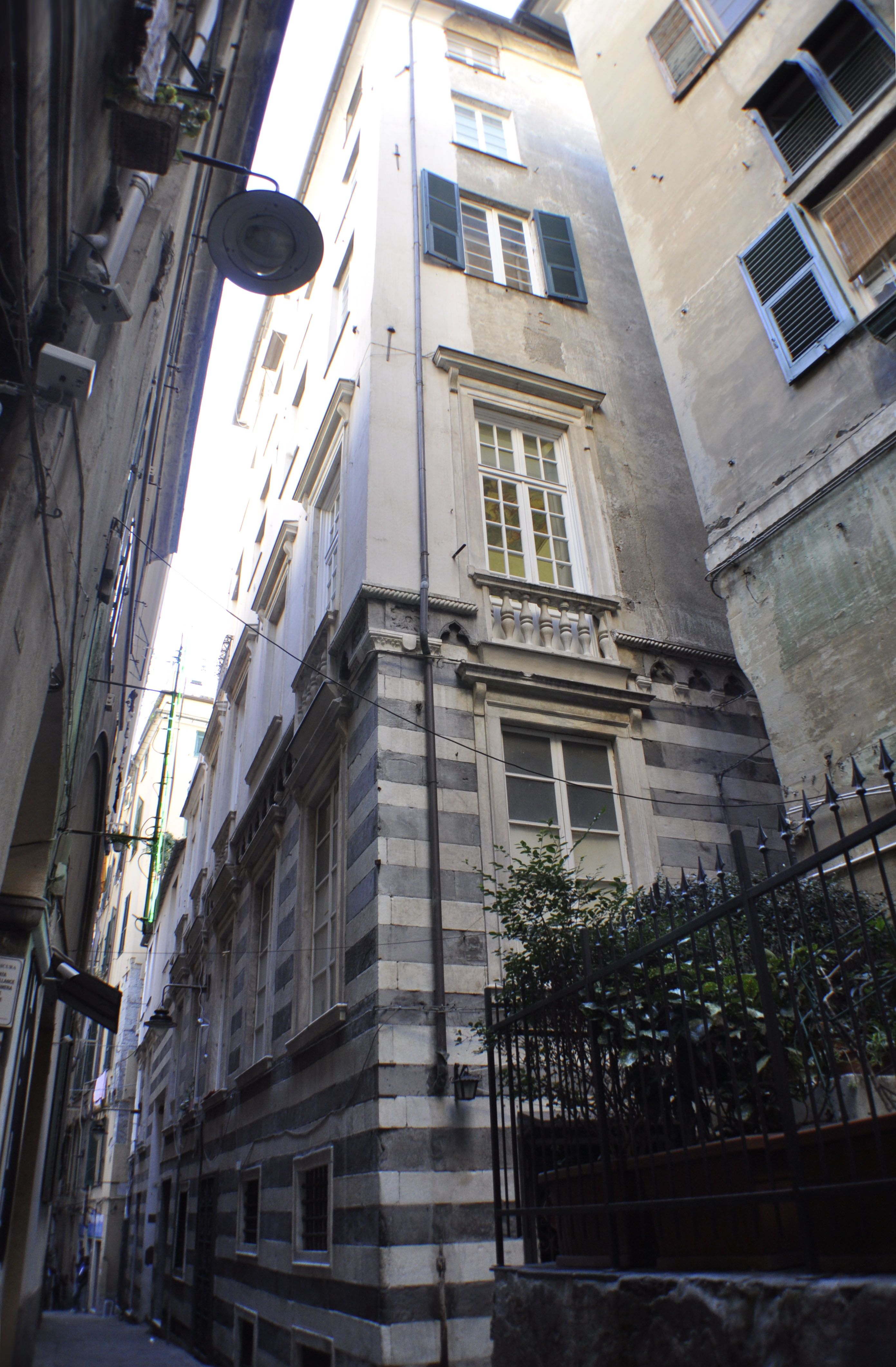 Serra già Brancaleone Grillo (palazzo, nobiliare) - Genova (GE)  (XV; XV; XVII)