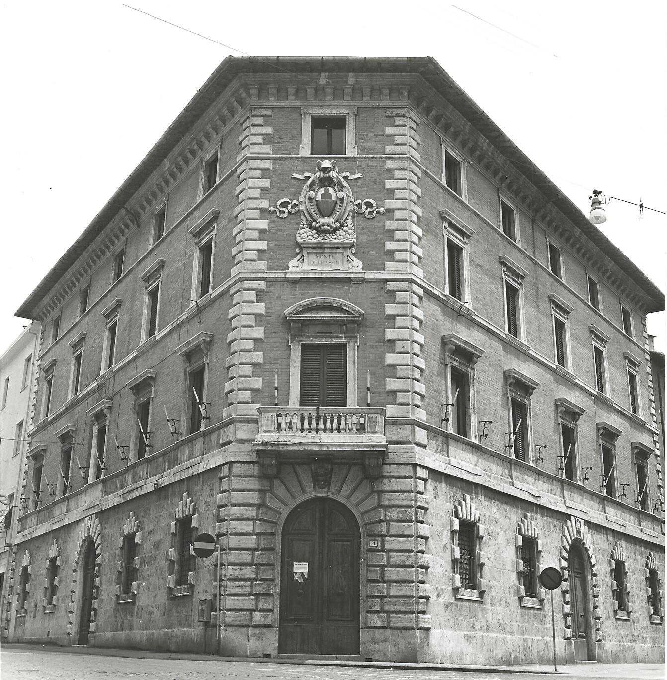 Palazzo del Monte dei Paschi di Siena (palazzo, per uffici) - Grosseto (GR) 