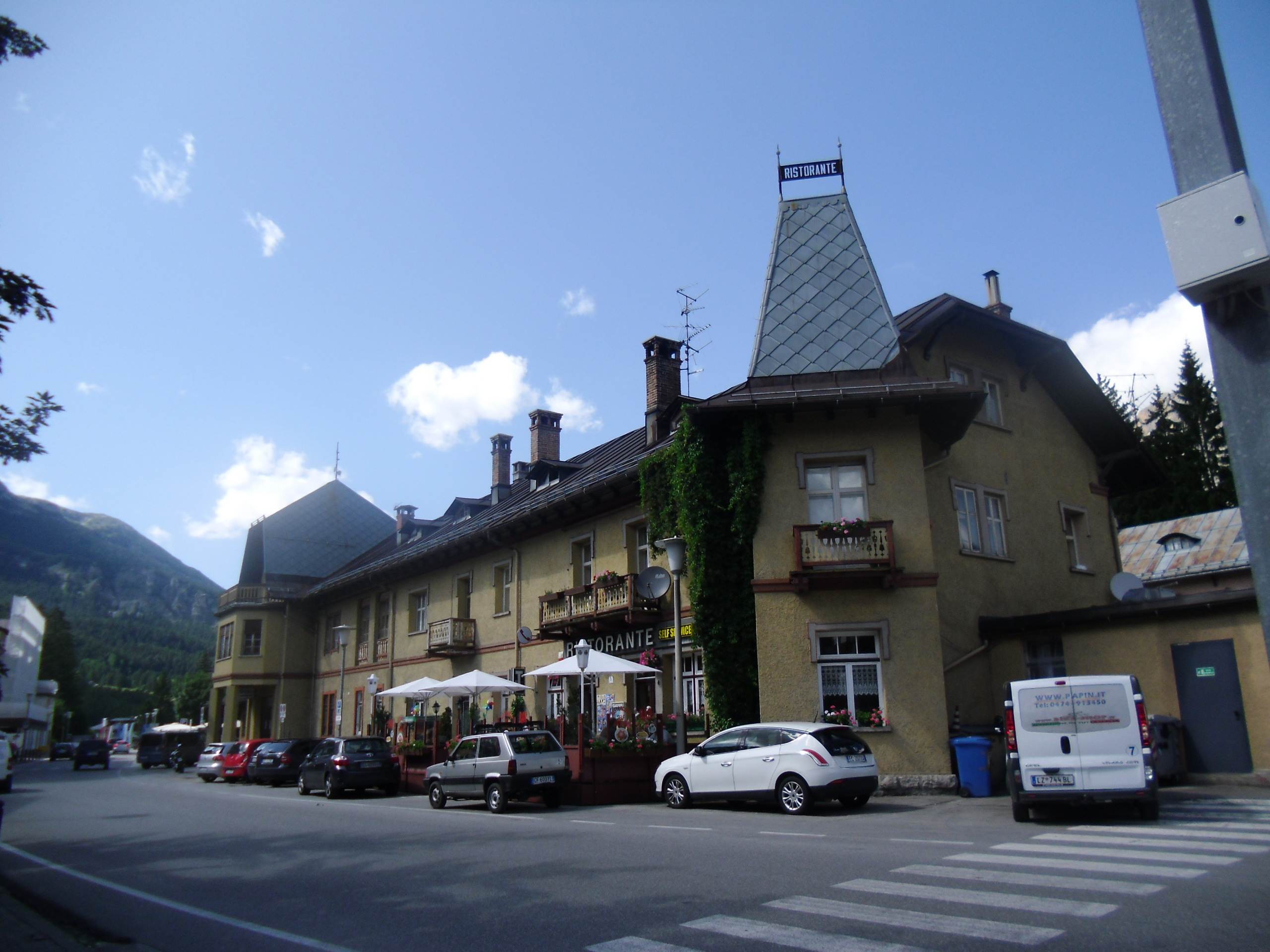 foresterie, depositi e uffici - complesso dell'ex stazione ferroviaria di Cortina d'Ampezzo (foresteria) - Cortina d'Ampezzo (BL) 