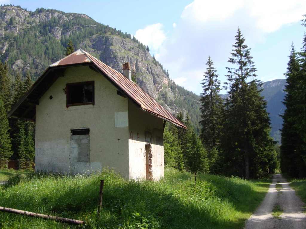 ex casello ferroviario di Rufiedo (casello) - Cortina d'Ampezzo (BL) 