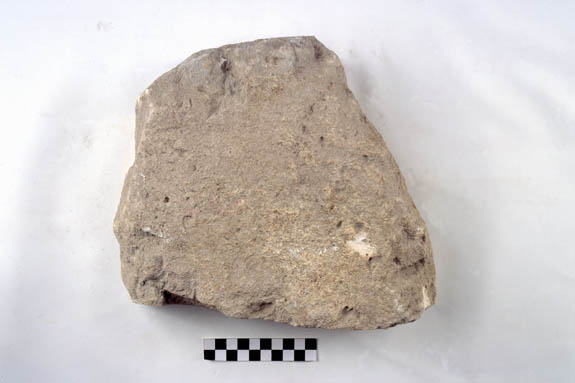 STELE/frammento - produzione daunia (secc. VII/ VI a.C)