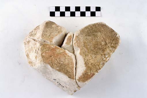 STELE/frammento - produzione daunia (secc. VII/ V a.C)