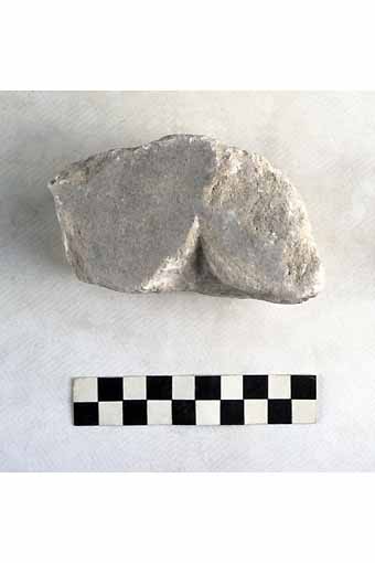 STELE/frammento - produzione daunia (secc. VII/ V a.C)