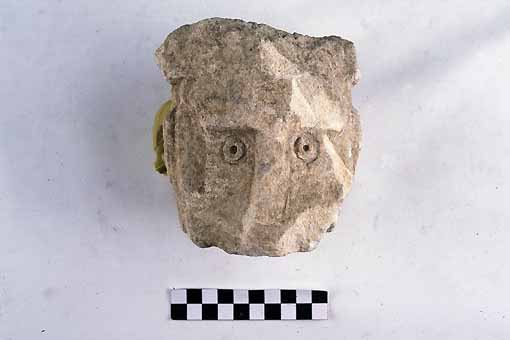 TESTA DI STELE - produzione daunia (sec. VII a.C)