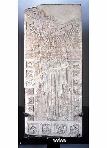STELE, Nava, tipo III - produzione daunia (meta' sec. VI a.C)