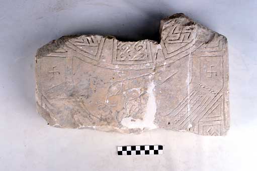 STELE/frammento, Nava, tipo IV - produzione daunia (secc. VII/ VI a.C)