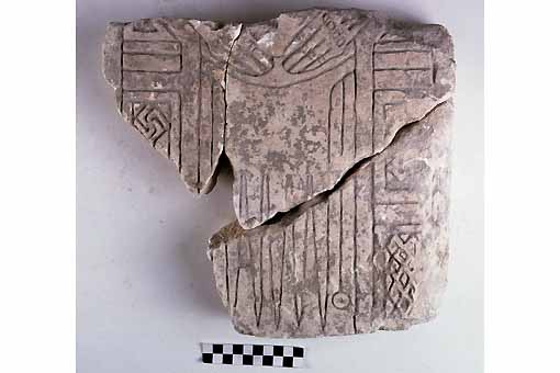 STELE/frammento - produzione daunia (secc. VII/ V a.C)