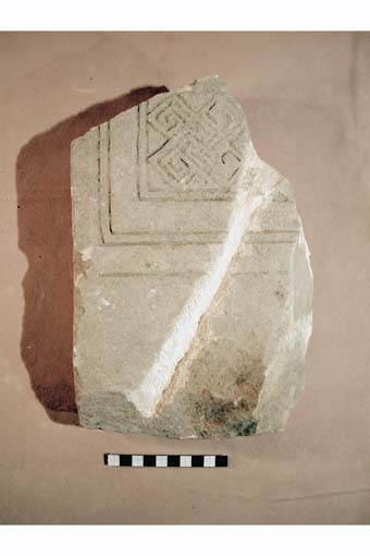 STELE/frammento - produzione daunia (secc. VII/ V a.C)