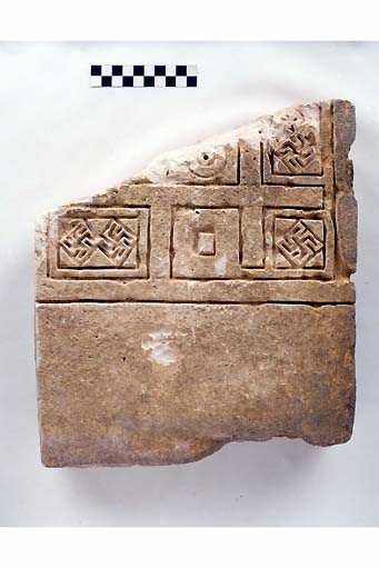 STELE/frammento - produzione daunia (sec. VII a.C)
