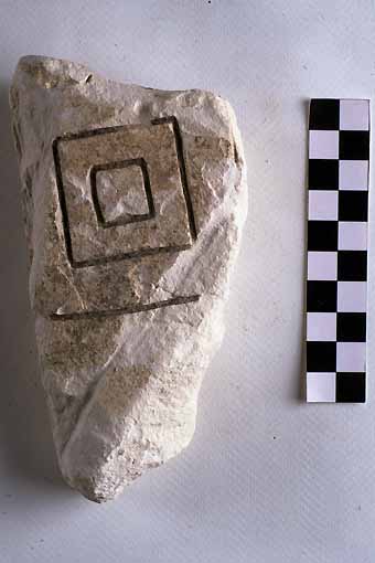 STELE/frammento - produzione daunia (sec. VII a.C)