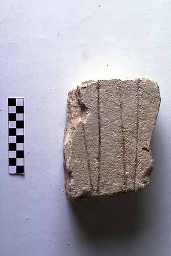 STELE/frammento - produzione daunia (secc. VII/ V a.C)