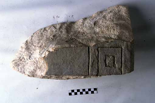 STELE/frammento - produzione daunia (sec. VII a.C)