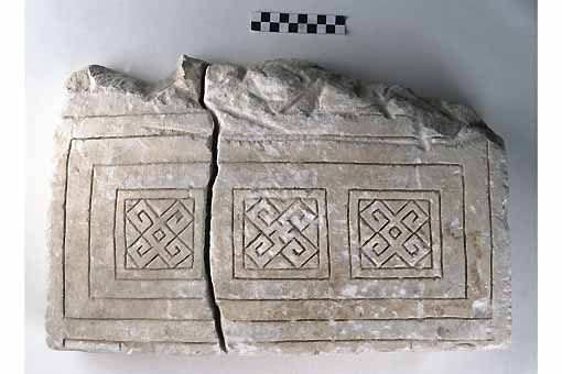 STELE/frammento - produzione daunia (secc. VII/ V a.C)