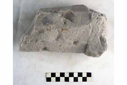 STELE/frammento - produzione daunia (secc. VII/ V a.C)