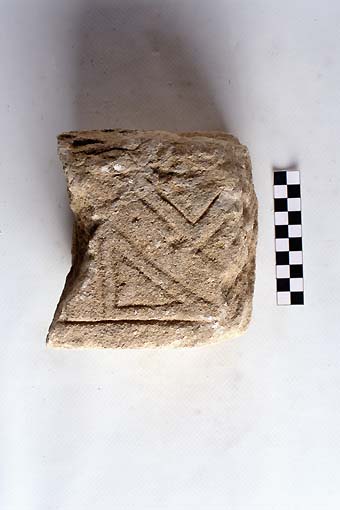 STELE/frammento - produzione daunia (sec. VII a.C)