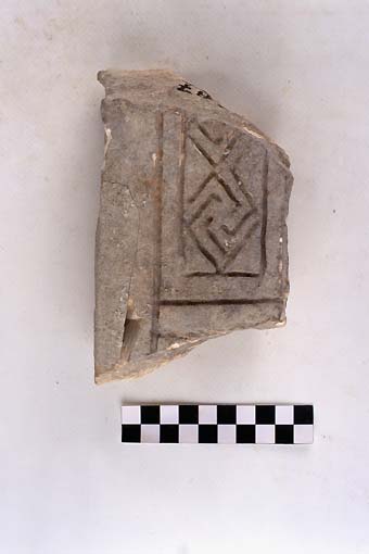STELE/frammento - produzione daunia (secc. VII/ V a.C)