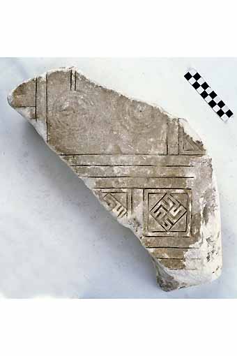 STELE/frammento - produzione daunia (secc. VII/ V a.C)