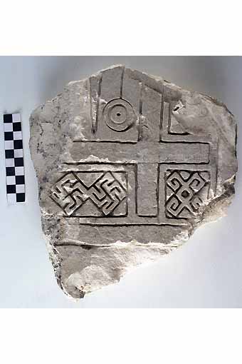 STELE/frammento - produzione daunia (secc. VII/ V a.C)