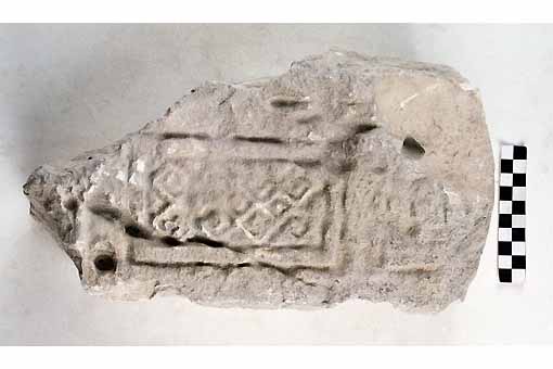 STELE/frammento - produzione daunia (secc. VII/ V a.C)