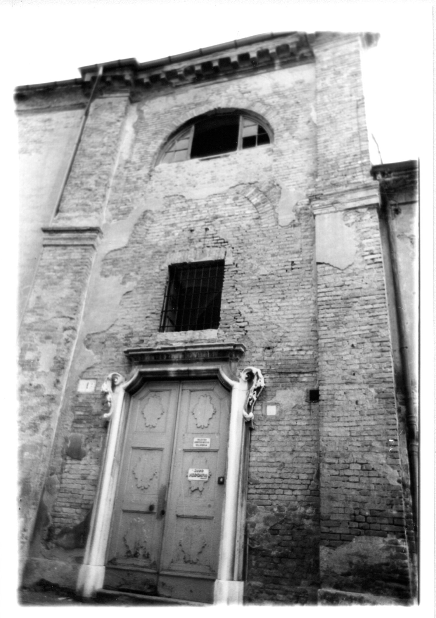 Chiesa di S. Benedetto,poi locali del Coll. di S. Carlo, poi della caserma "Pagliari", oggi palestra (chiesa) - Cremona (CR) 
