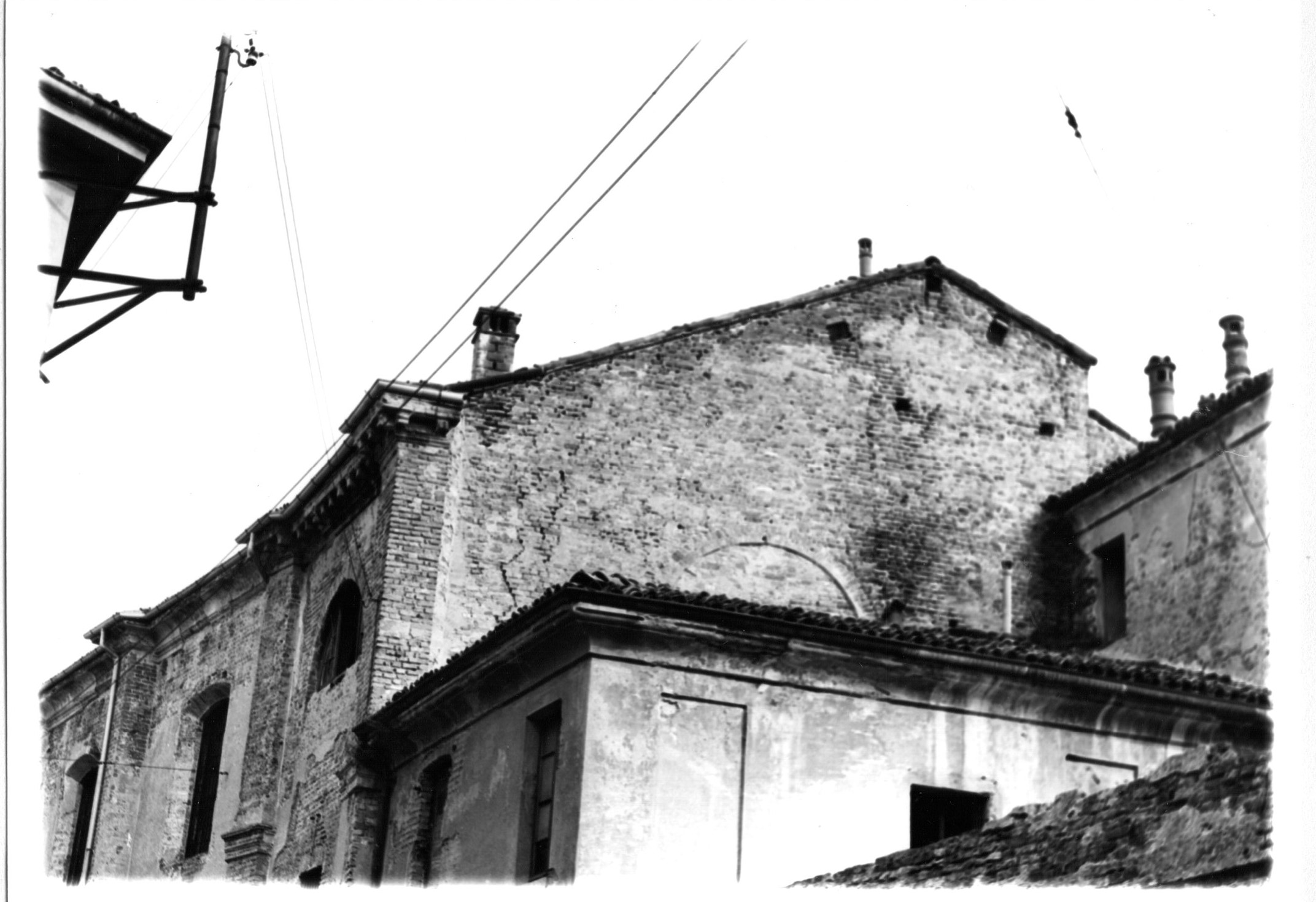 Chiesa di S. Benedetto,poi locali del Coll. di S. Carlo, poi della caserma "Pagliari", oggi palestra (chiesa) - Cremona (CR) 