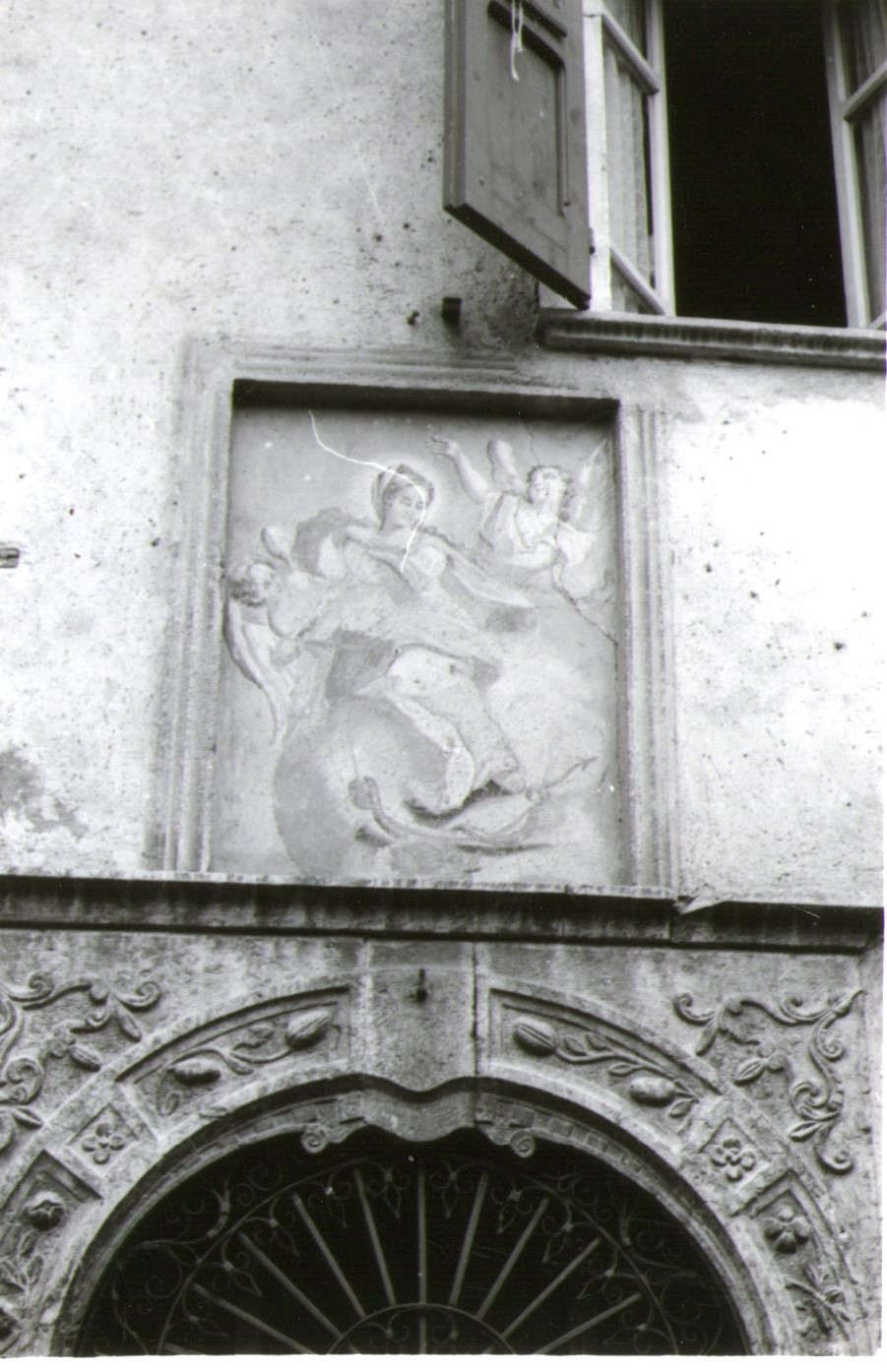 Madonna Assunta tra due angeli (dipinto murale, opera isolata) - N.R (XVII)