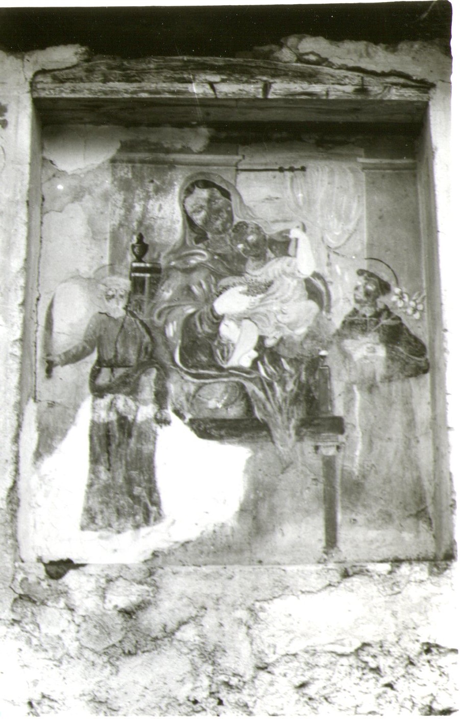 Vergine in trono col Bambino e S. Bartolomeo e S. Luigi (dipinto murale, opera isolata) - N.R (XIX)