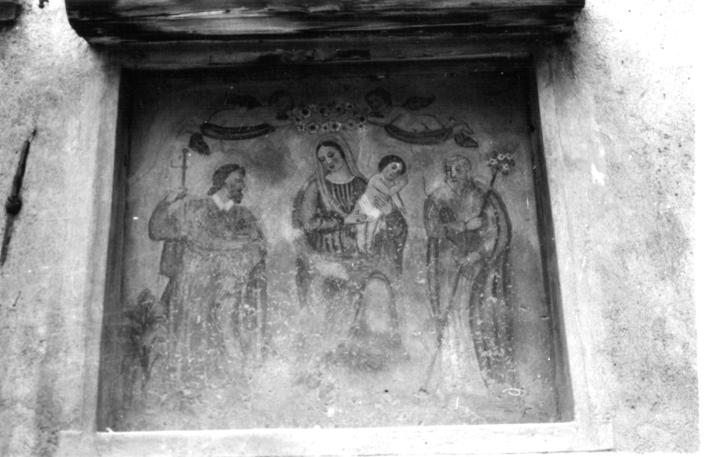 a sinistra S. Rocco, al centro Madonna col Bambino e a destra S. Giuseppe (dipinto murale, opera isolata) - N.R (XVII)