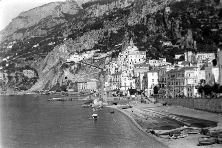 Amalfi - veduta (negativo) di anonimo (prima metà XX)