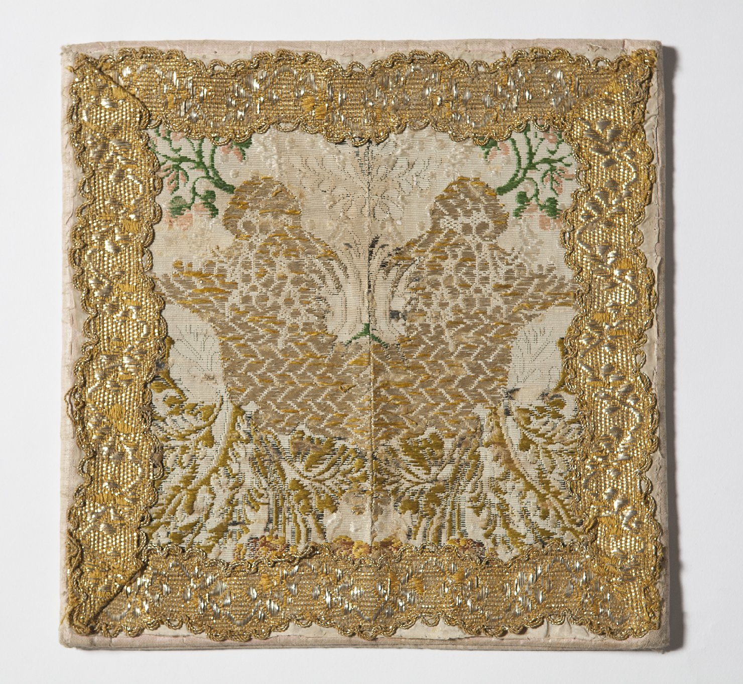 motivi decorativi floreali, motivi decorativi geometrici (borsa del corporale, opera isolata) - manifattura veneziana (metà sec. XVIII)