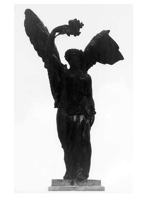 Vittoria (statua) di Brozzi Renato (sec. XX)