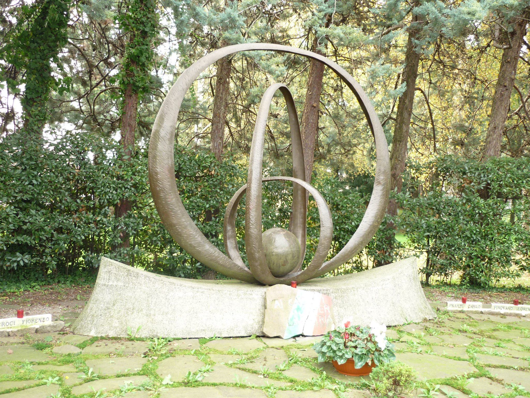 soggetto simbolico (monumento ai caduti - a cippo, opera isolata) di Poretti Erminio (sec. XX)