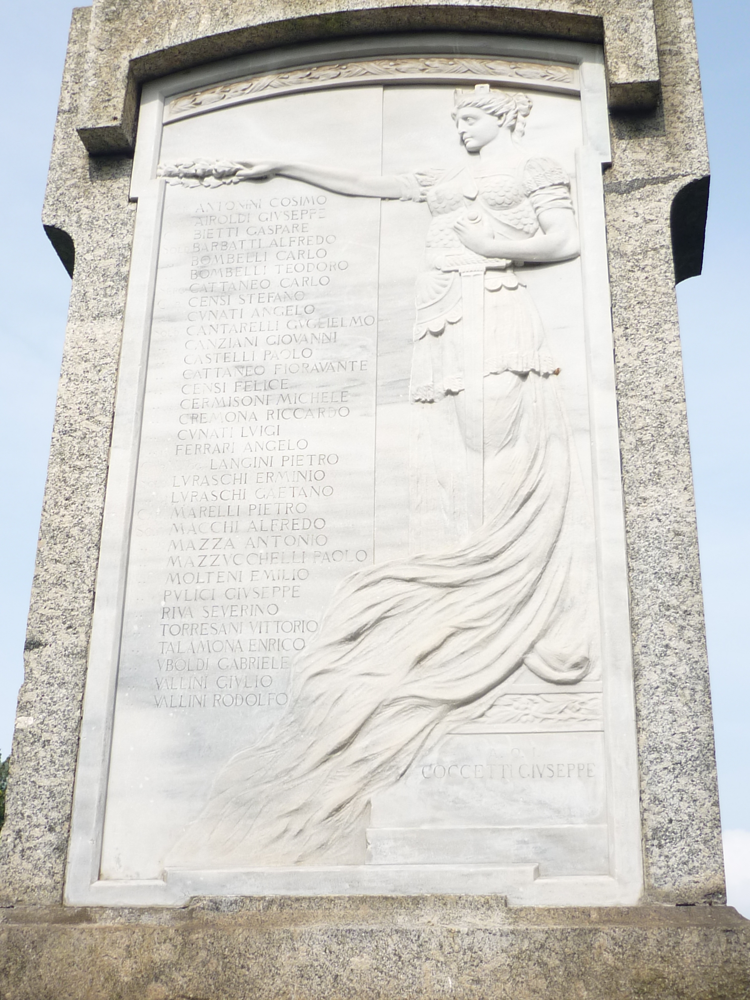 allegoria della Vittoria come donna armata (monumento ai caduti - a stele, opera isolata) - ambito italiano (sec. XX)