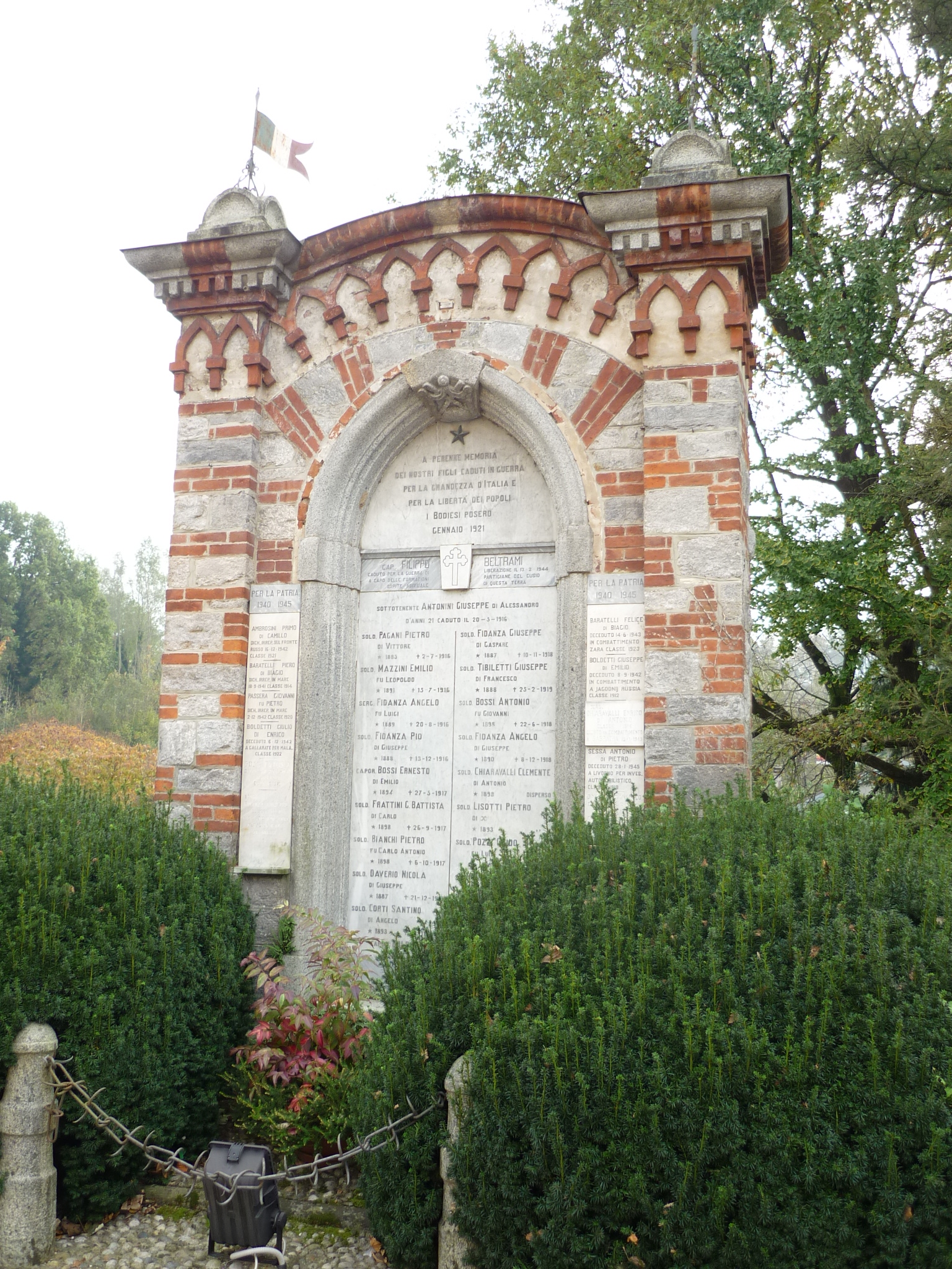 monumento ai caduti, opera isolata - ambito lombardo (sec. XX)