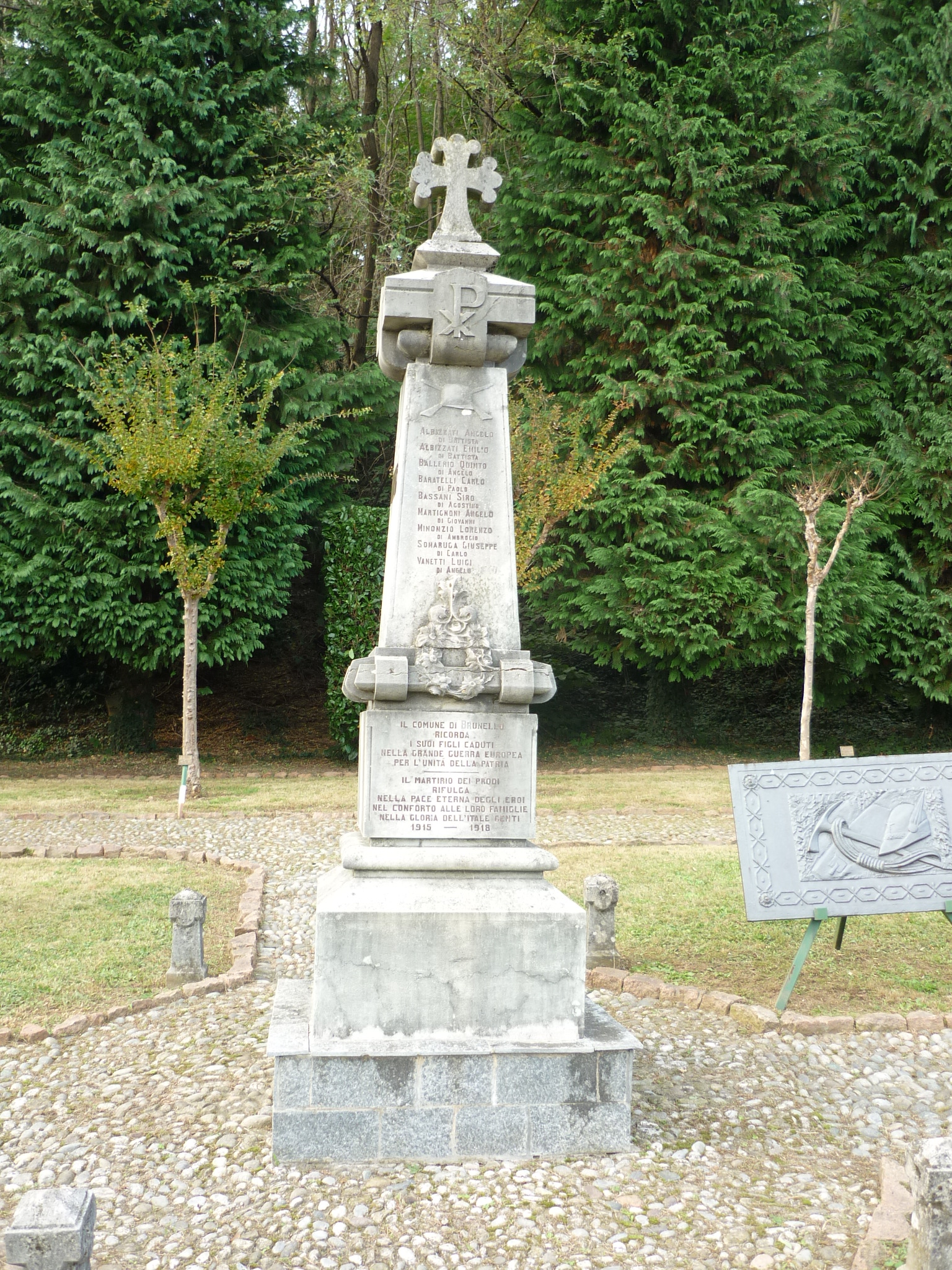 monumento ai caduti - ad obelisco, opera isolata di Ermoli F (sec. XX)