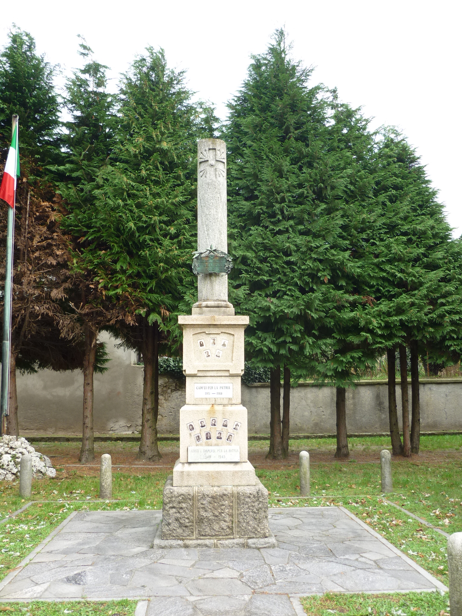 monumento ai caduti - a colonna spezzata, opera isolata di Spaini, Moroni Leopoldo Carlo (sec. XX)