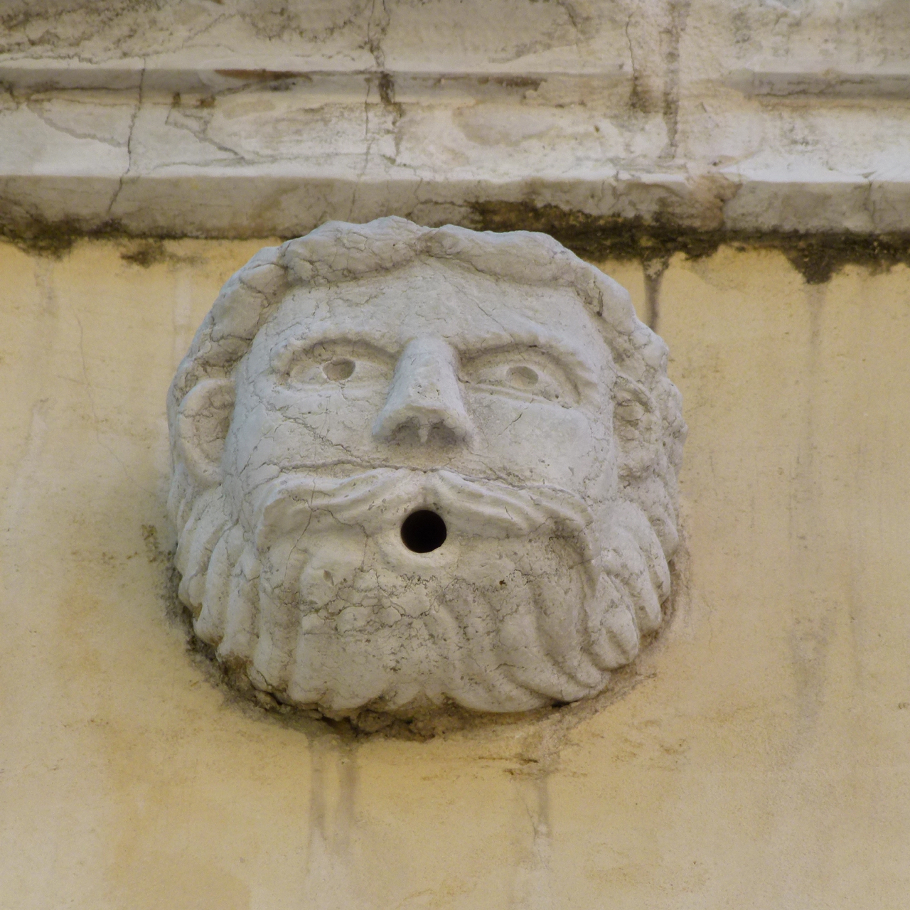 mascherone (gocciolatoio, insieme) - ambito veneziano (secc. XVIII-XIX)